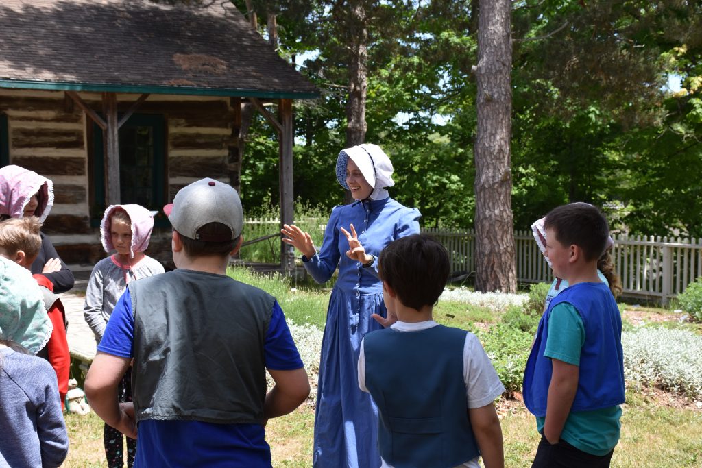 photo children participating in Pioneer program